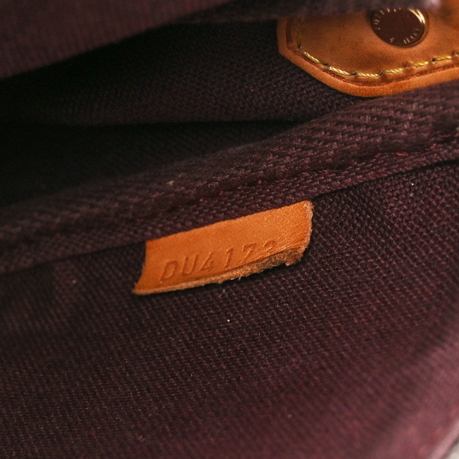 Louis Vuitton Monogram Favorite MM 7 of 17