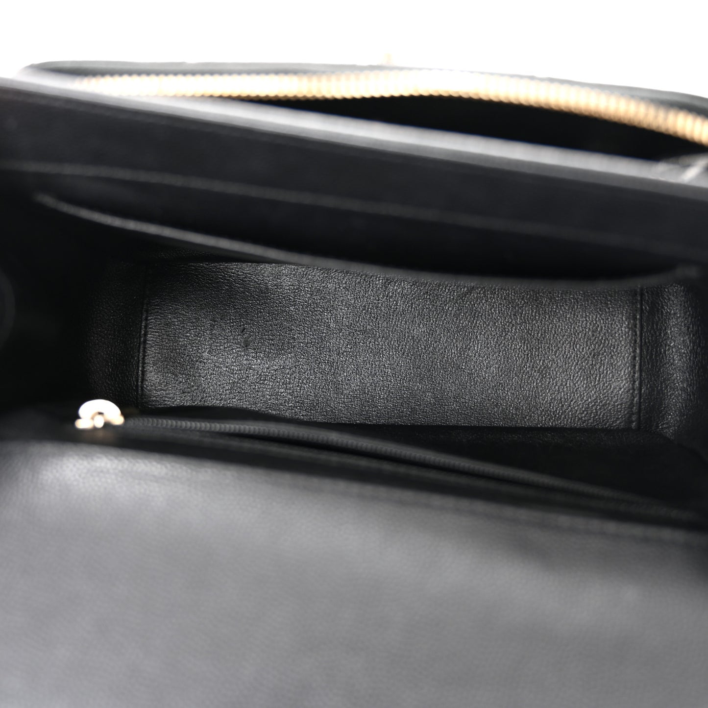 Caviar Quilted Medium Business Affinity Flap Black