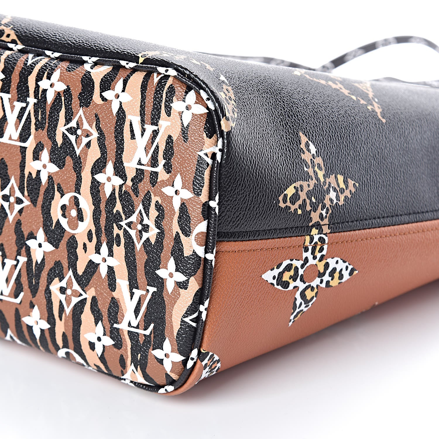 Louis Vuitton Monogram Giant Jungle Neverfull MM Black 9 of 9