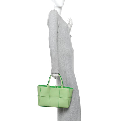 Bottega Veneta Grained Calfskin Intrecciato Small Arco Tote Pistachio Parakeet 2 of 10