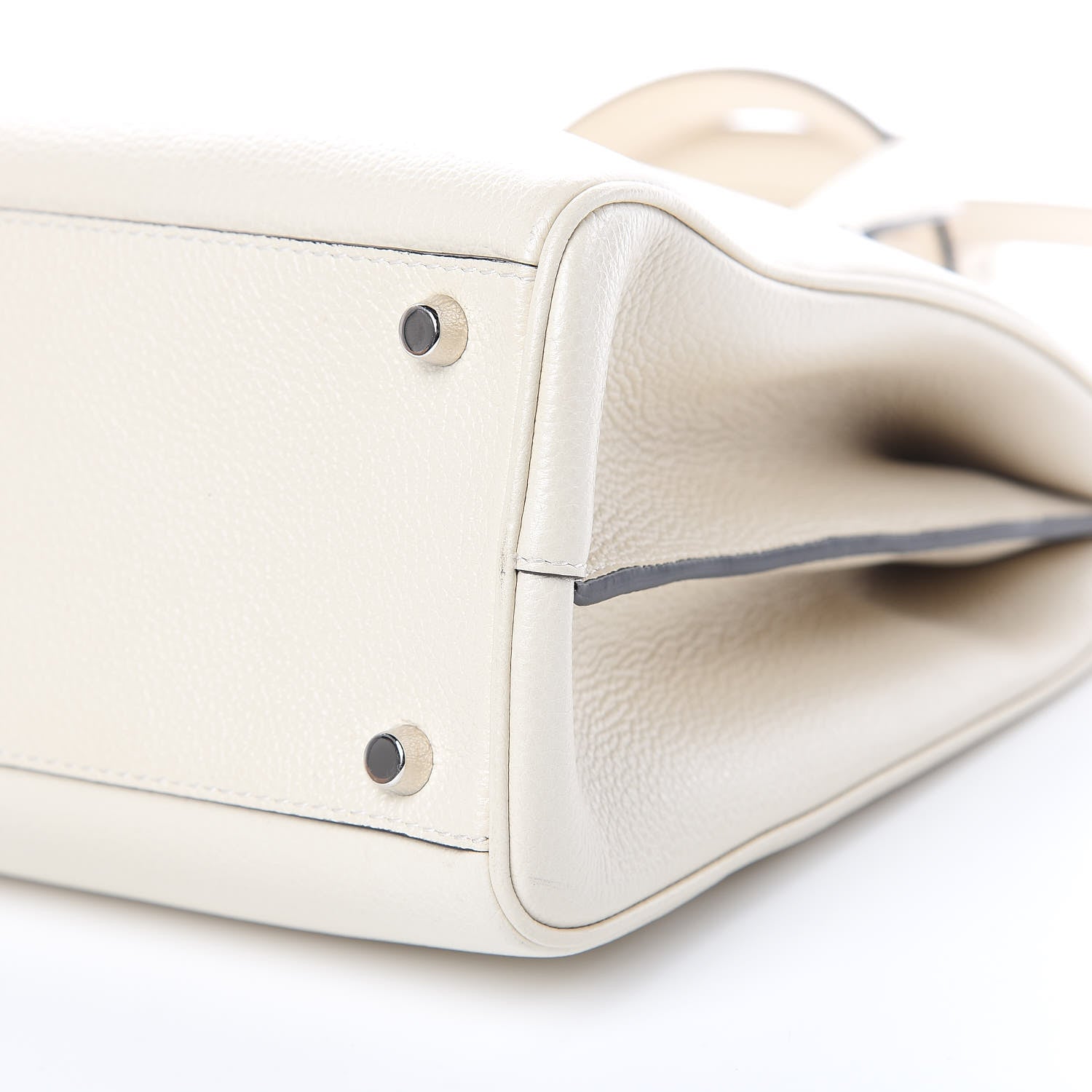 Gucci Grainy Calfskin Medium Zumi Top Handle Bag Mystic White 9 of 10