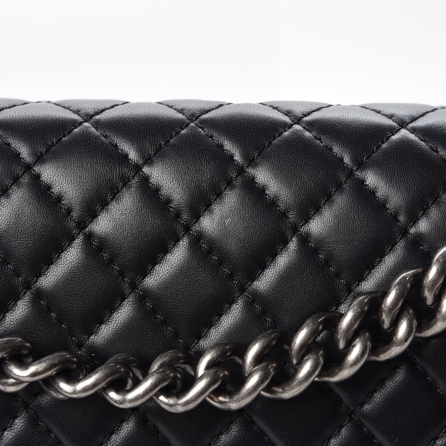 Lambskin Quilted Large Boy Flap Black Red