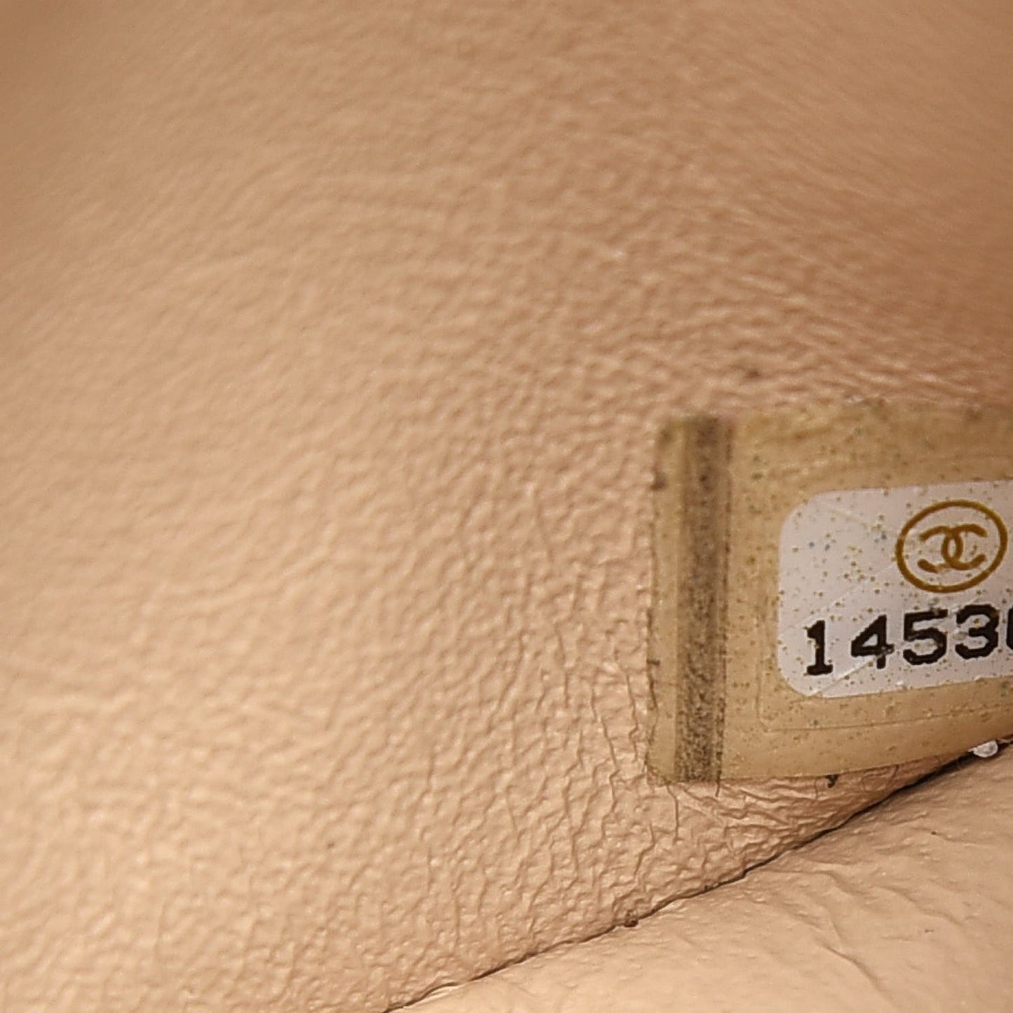 Caviar Quilted Jumbo Double Flap Beige Clair