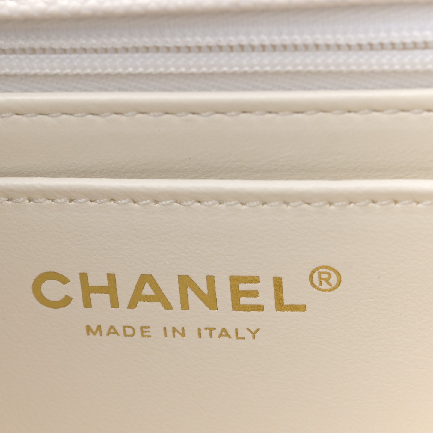 Caviar Quilted Small Handy CC Flap White