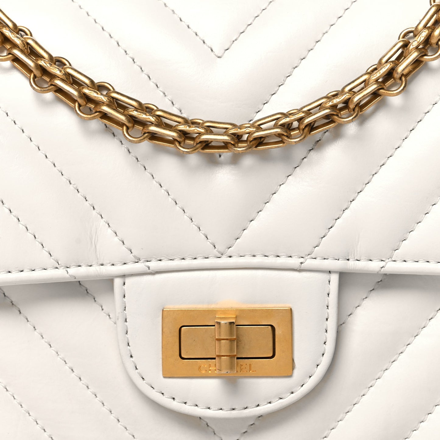 Aged Calfskin Chevron Quilted 2.55 Reissue Mini Flap White