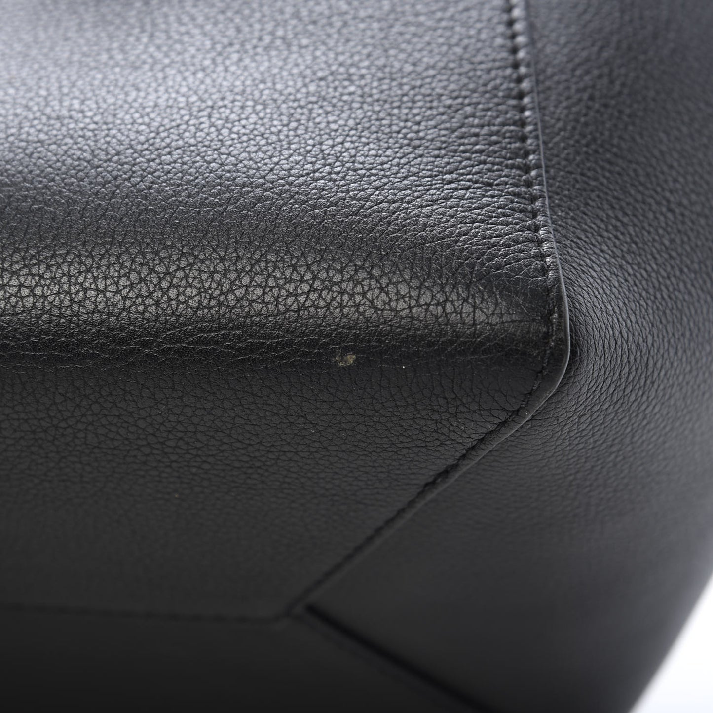 Calfskin Lockme Cabas Black