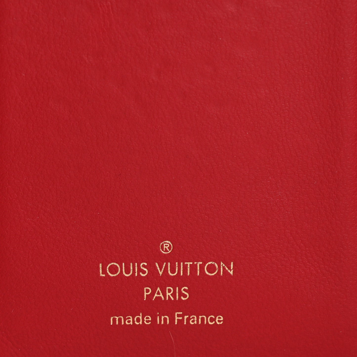 Taurillon Capucines Compact Wallet Rubis
