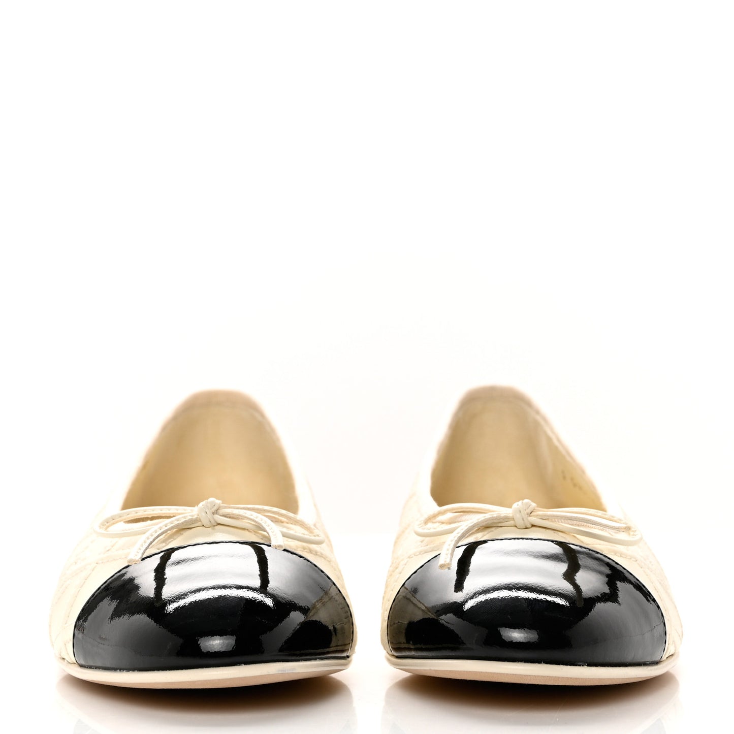 Lambskin Patent Double Stitched CC Cap Toe Ballerina Flats 39 Ivory Black