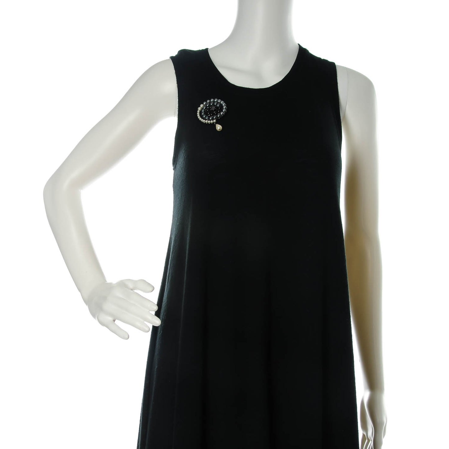 Ruthenium Beaded Pearl Swirl CC Brooch Black