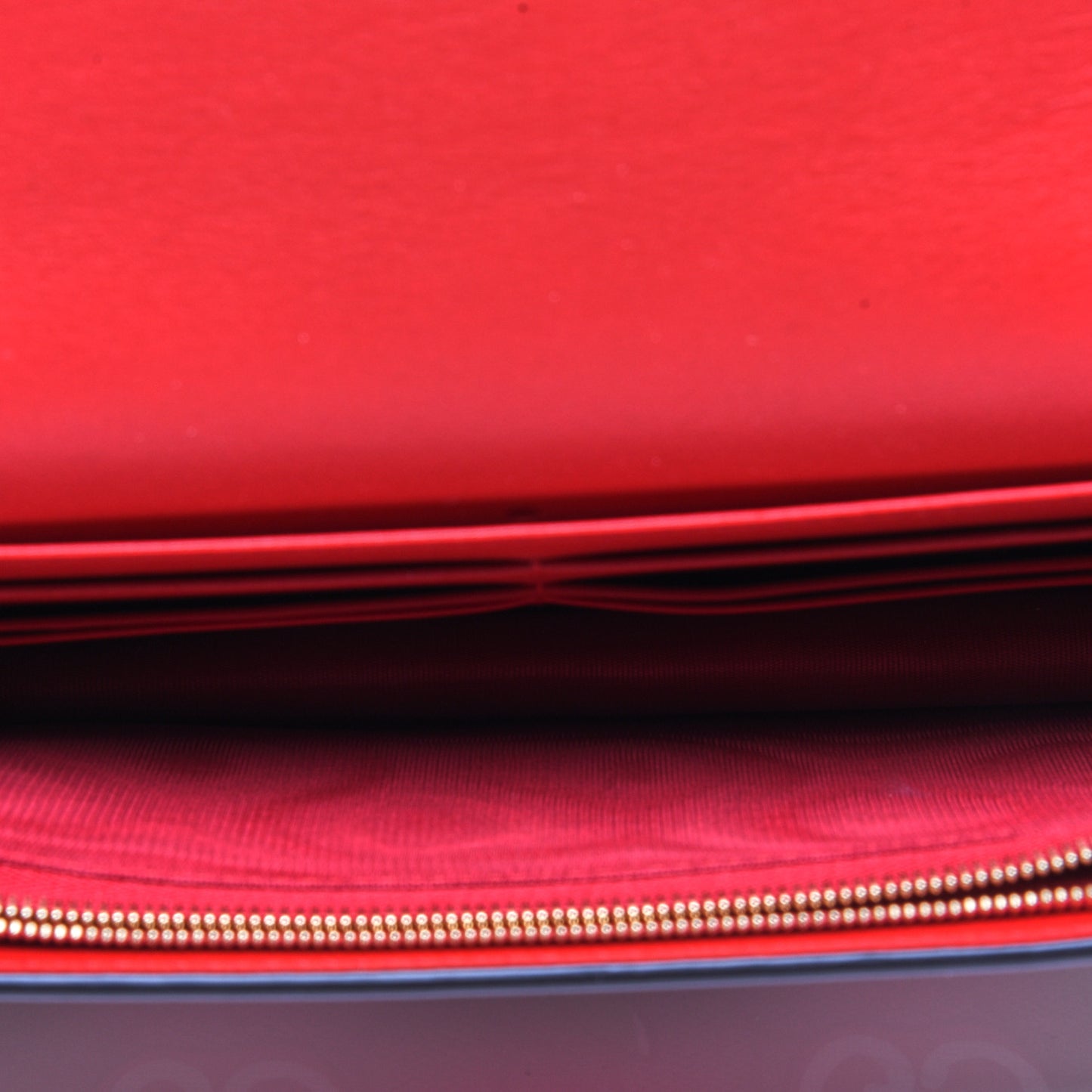 GG Supreme Monogram Apple Chain Wallet Beige Multicolor Lobster Red