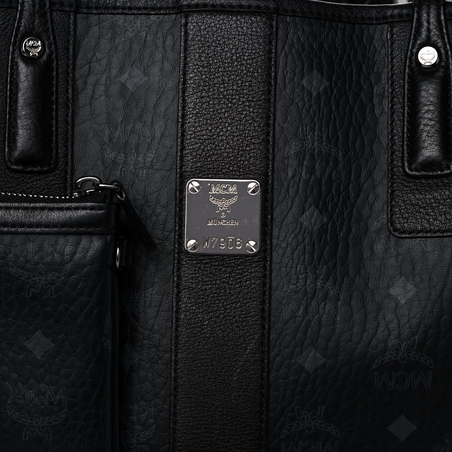 Visetos Medium Liz Reversible Shopper Tote Black