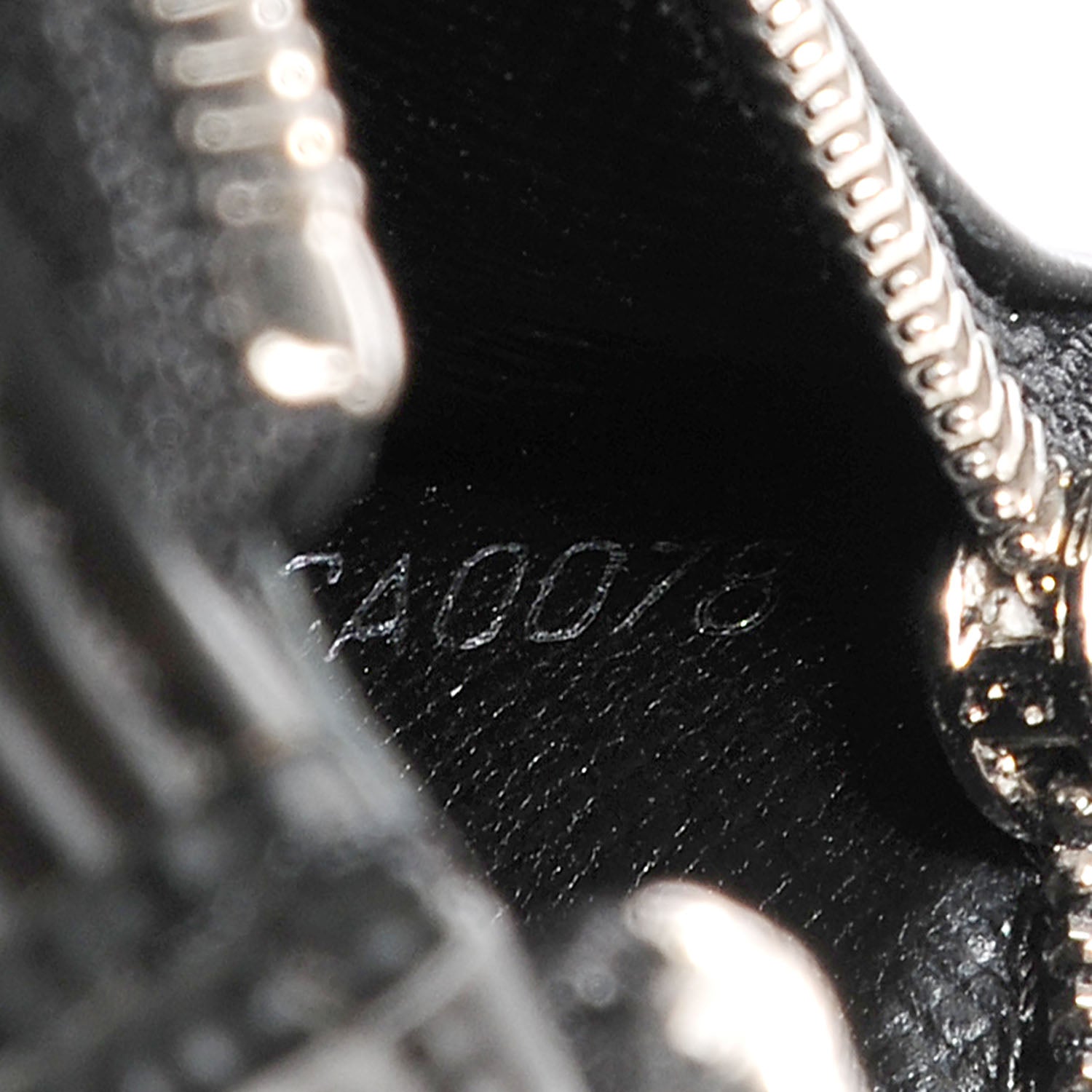 Louis Vuitton Epi Key Pouch Black 7 of 7