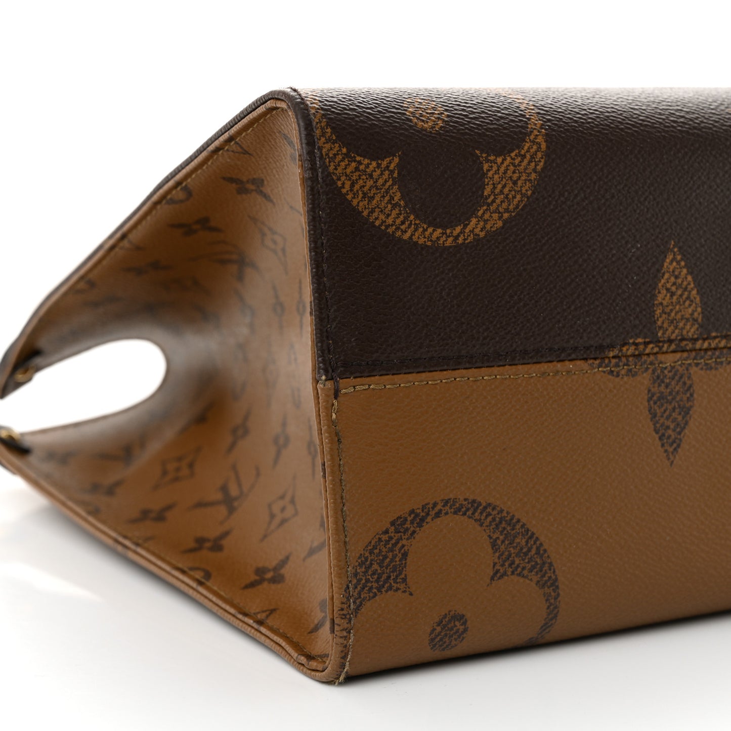 Reverse Monogram Giant Onthego MM