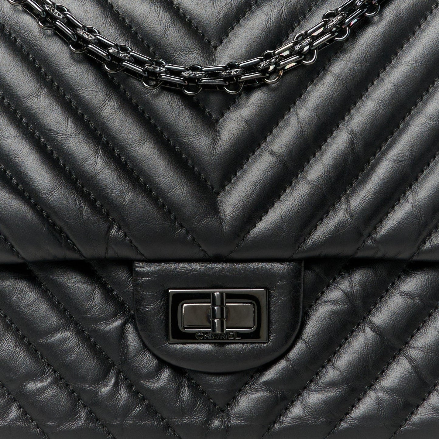Aged Calfskin Chevron Quilted 2.55 Reissue 226 Flap So Black