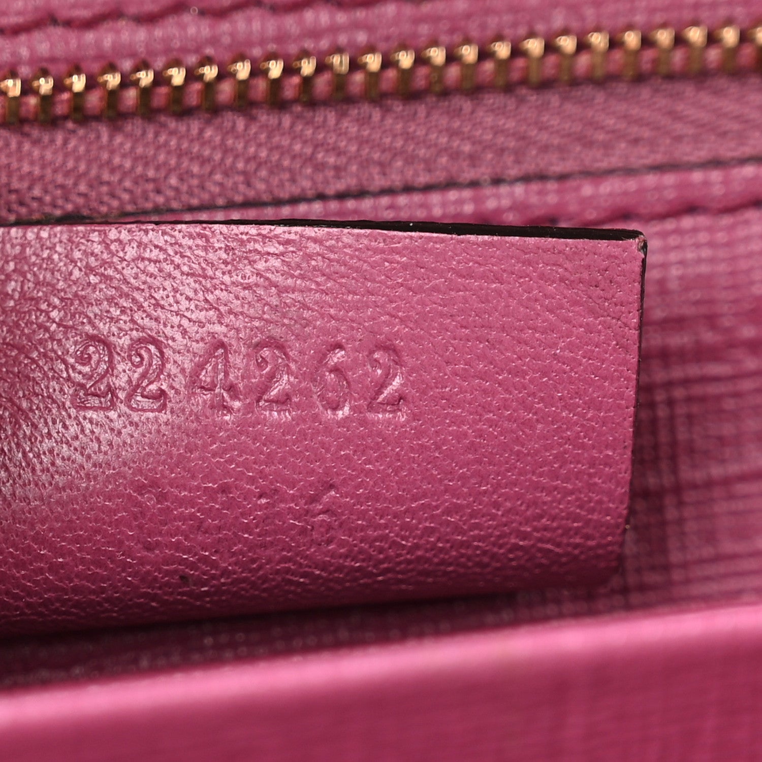 Gucci GG Supreme Monogram GG Pierce Chain Clutch Wallet Pink 9 of 12