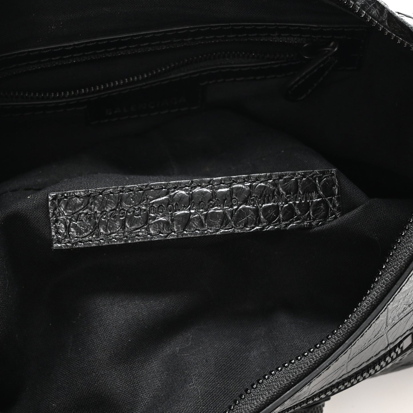 Extra Supple Calfskin Crocodile Embossed Monochrome Small Le Cagole Shoulder Bag Black