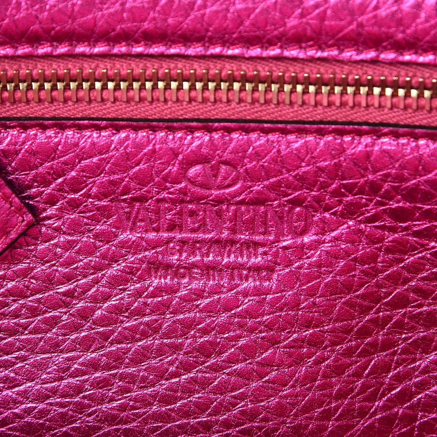 Metallic Pebbled Calfskin Small Rockstud Tote Peony