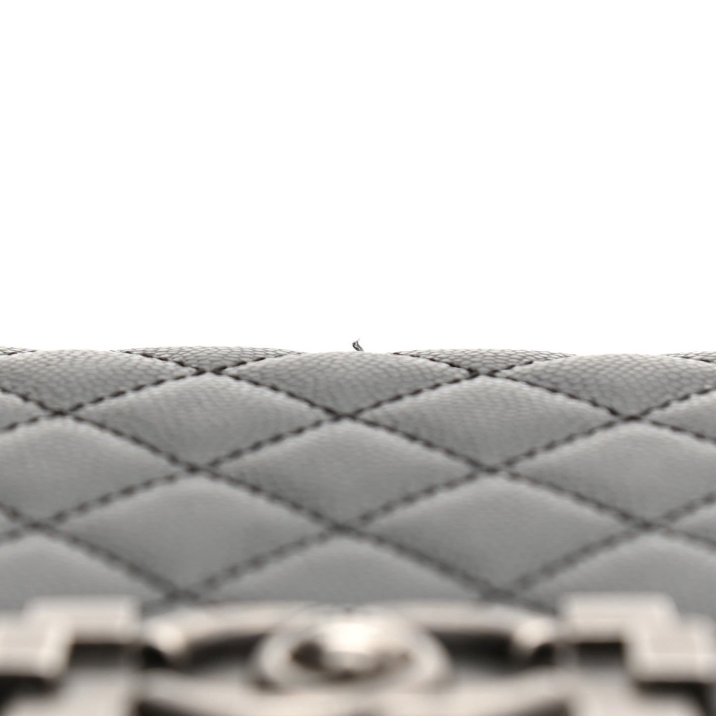Caviar Quilted Medium Boy Flap Black