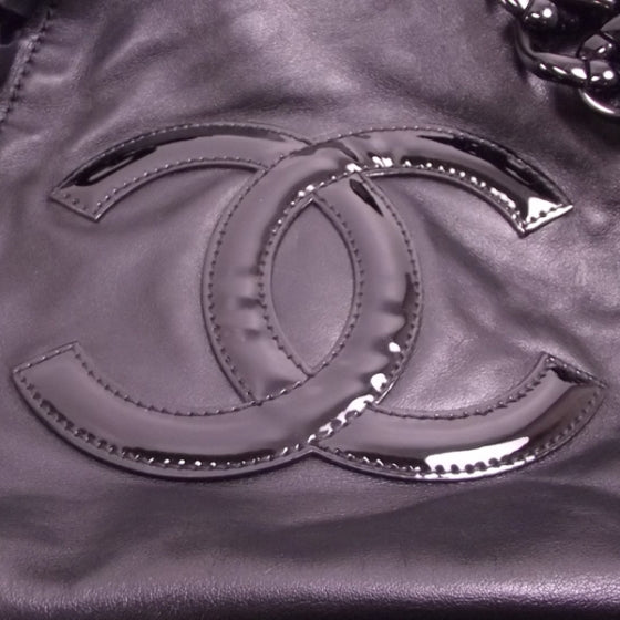 Leather Modern Chain Shopper Tote