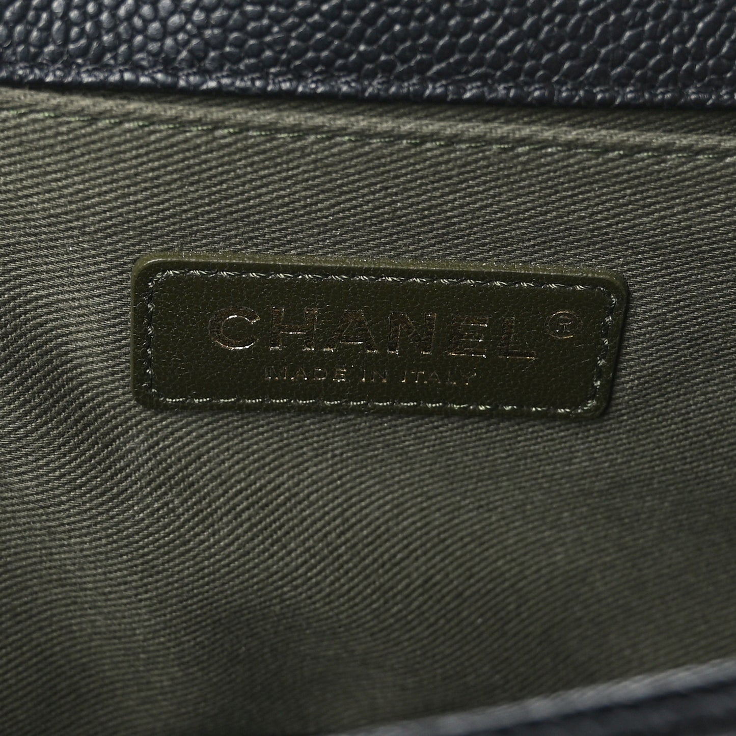 Caviar Quilted Medium Boy Flap Black