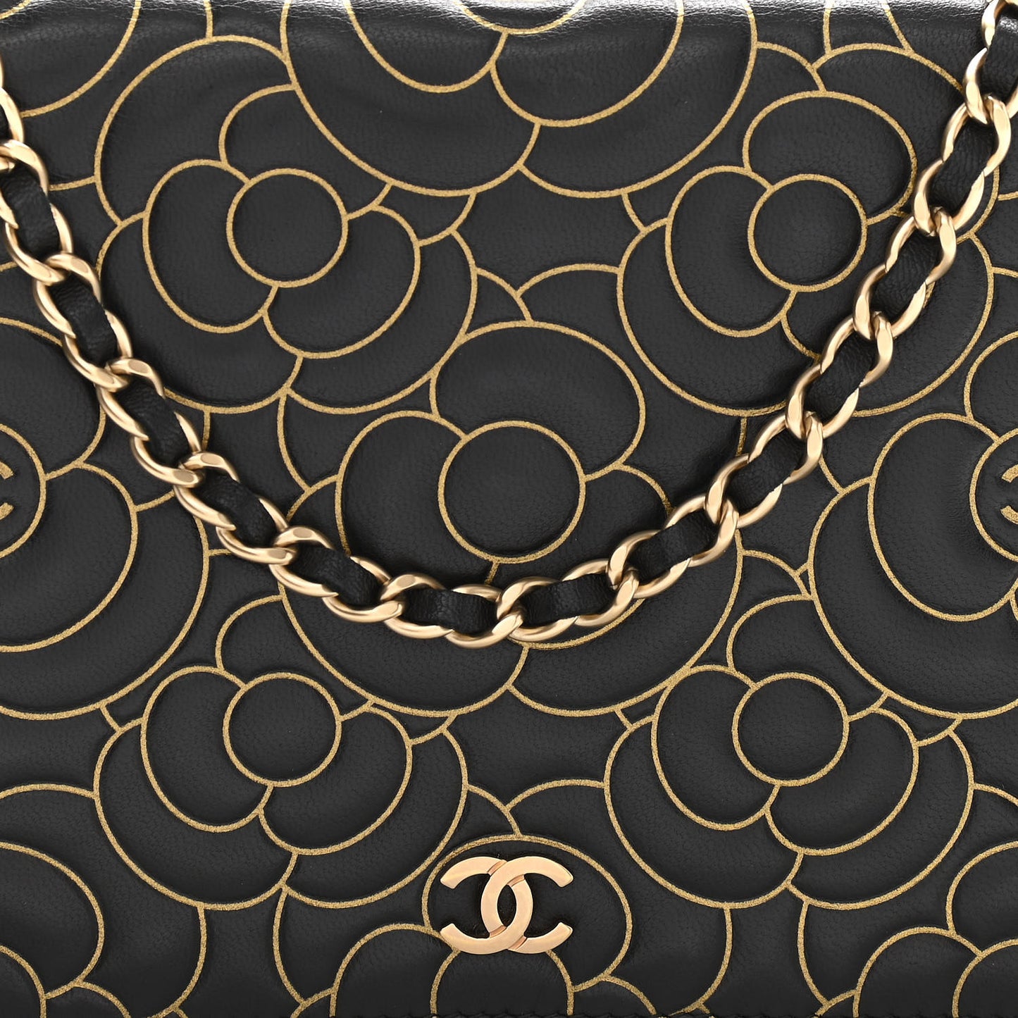 Lambskin Camellia Embossed Wallet On Chain WOC Black Gold