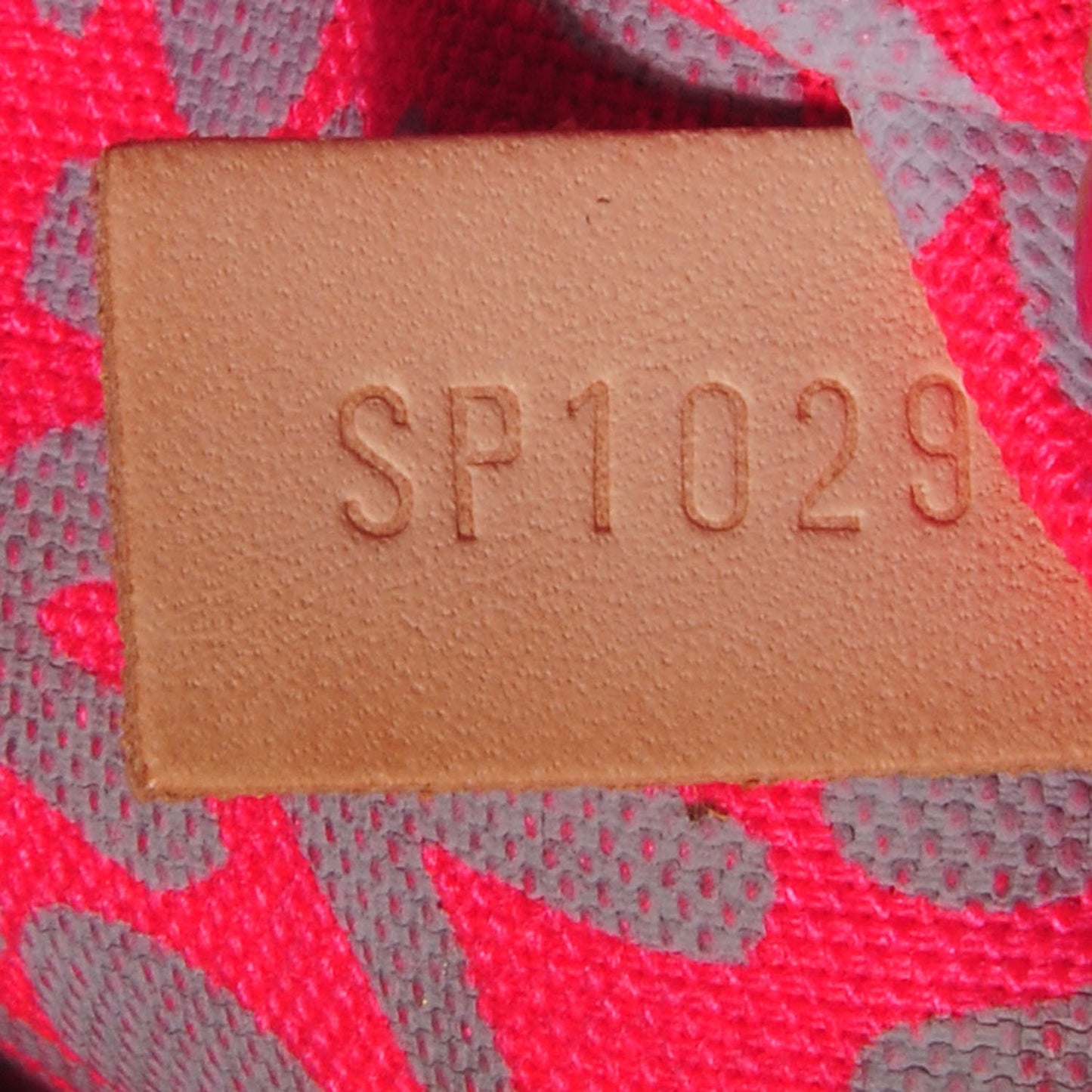 Monogram Graffiti Neverfull GM Fuchsia