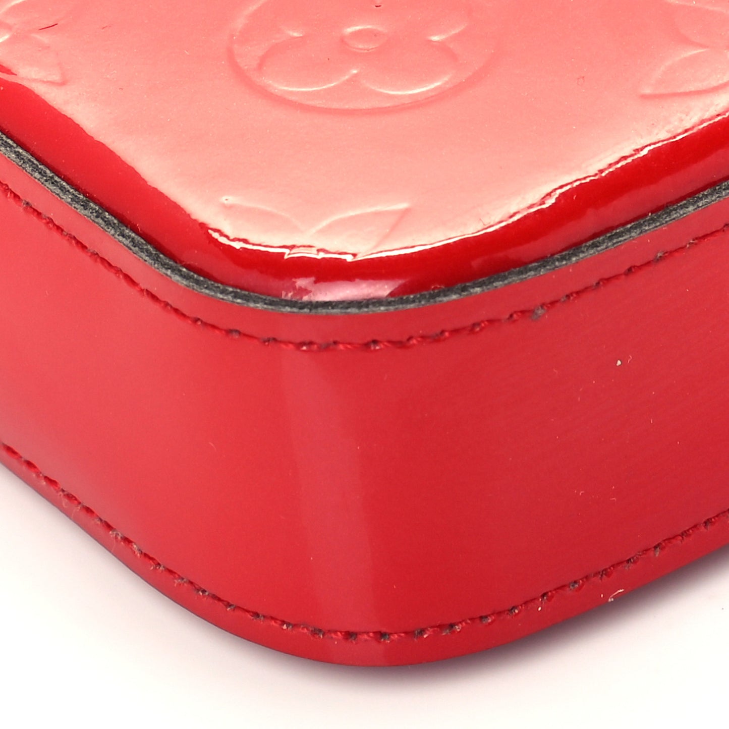 Vernis Felicie Pochette Chain Wallet Cherry