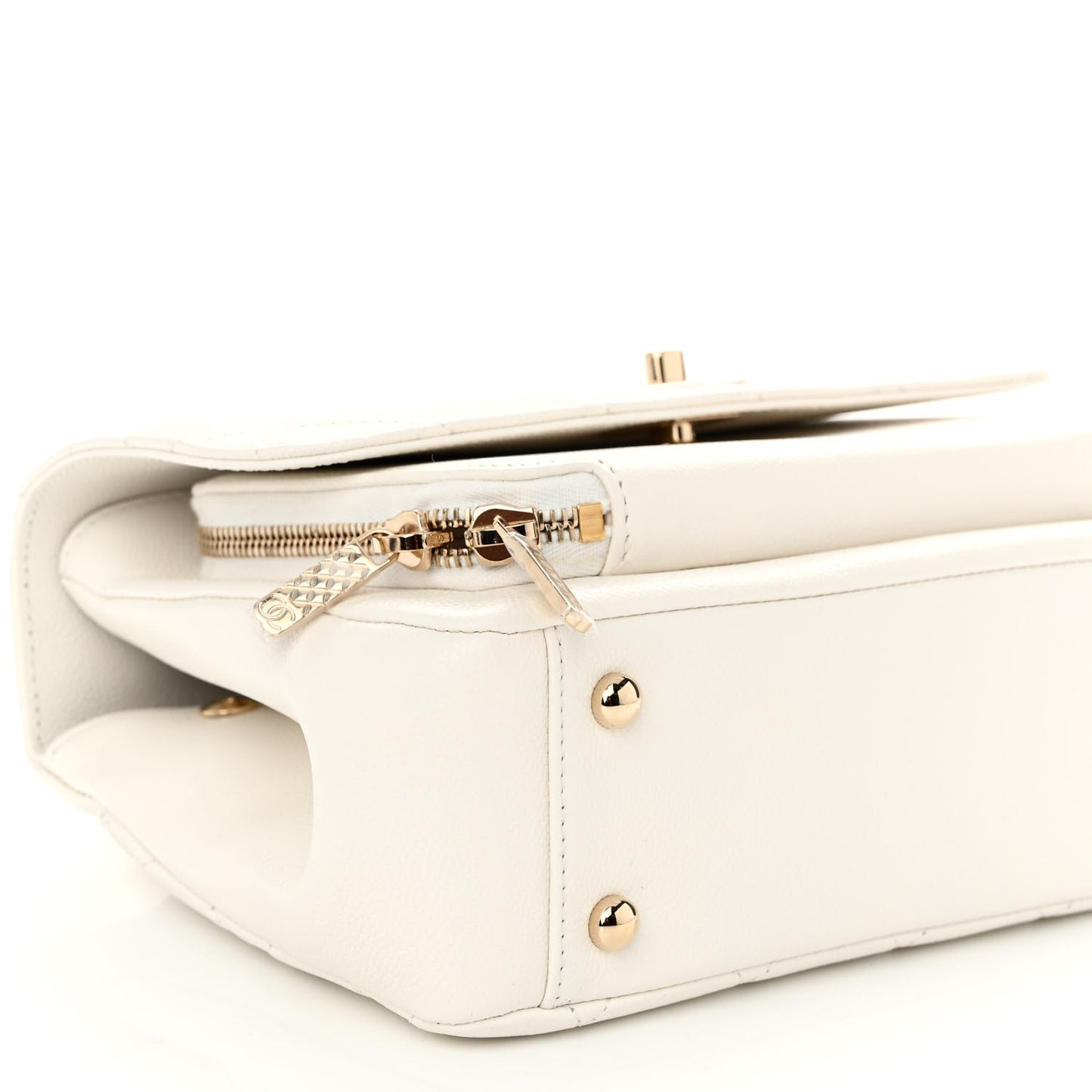 Caviar Quilted Medium Business Affinity Flap White