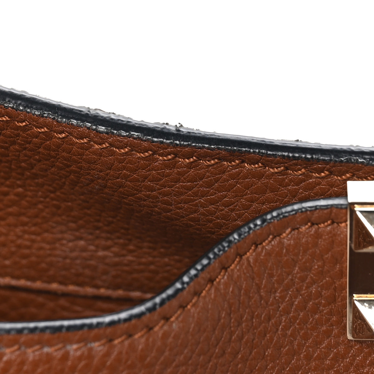 Pebbled Calfskin Small Rockstud Flip-Lock Messenger Bag Light Cuir