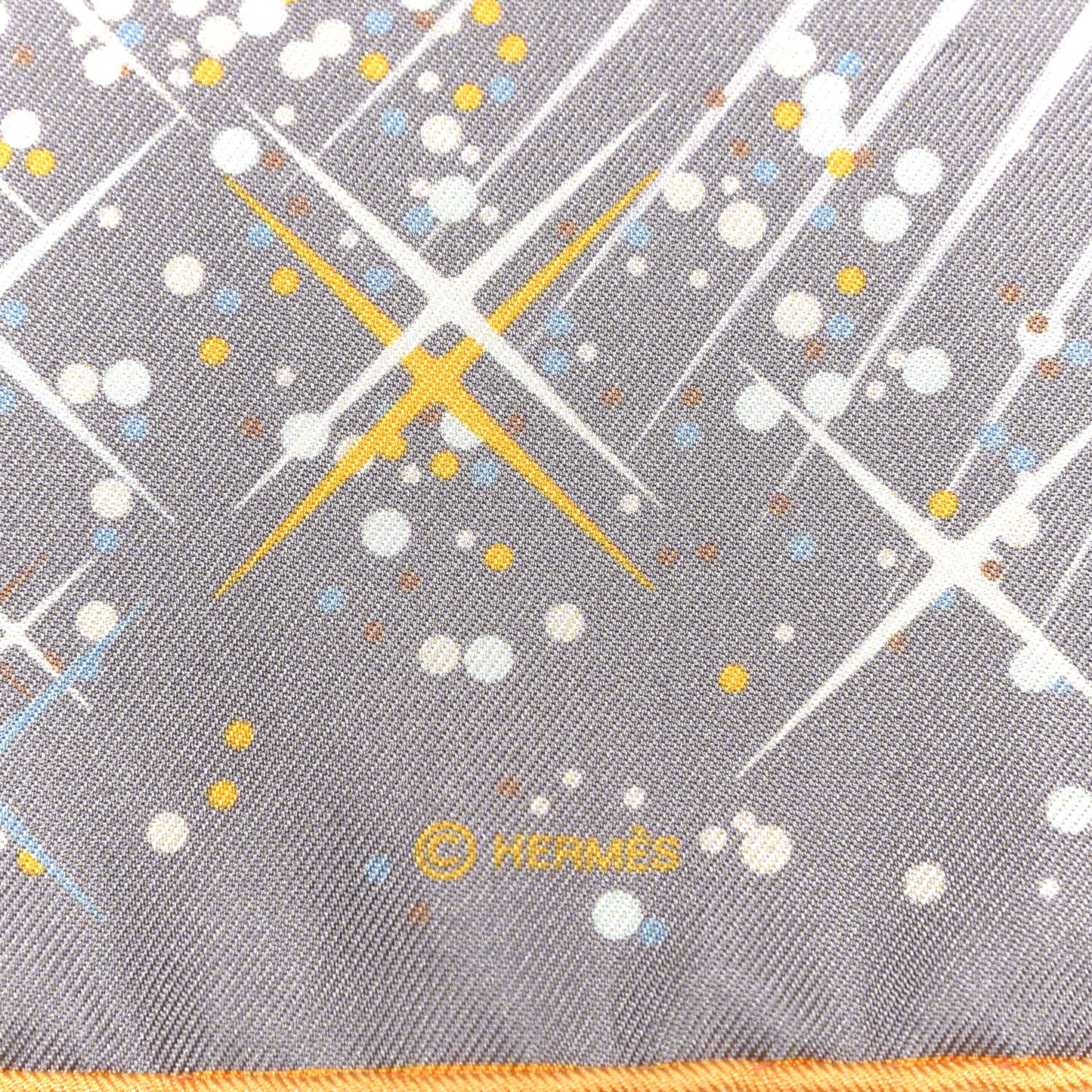 Silk Magic Kelly Pocket Square Scarf Gris Perle Soleil