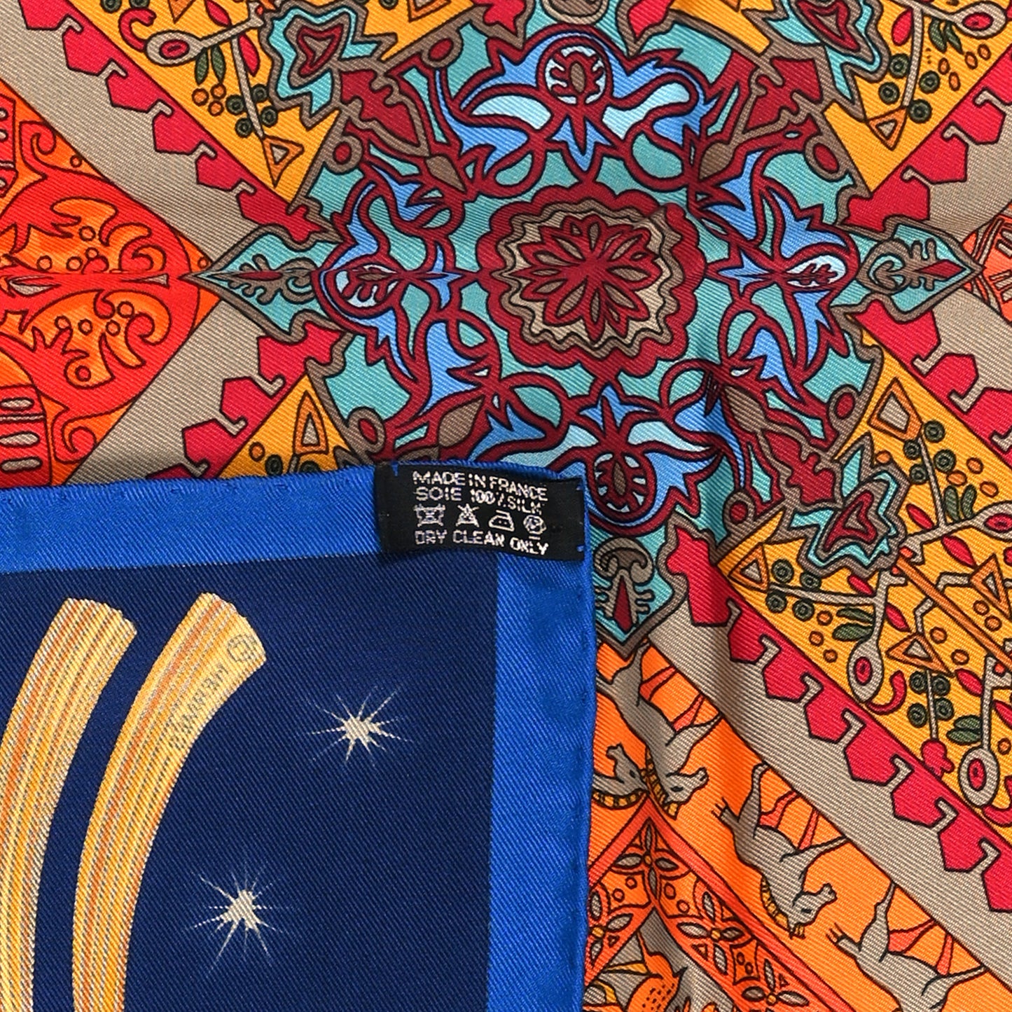 Silk Sur Un Tapis Volant Scarf 90