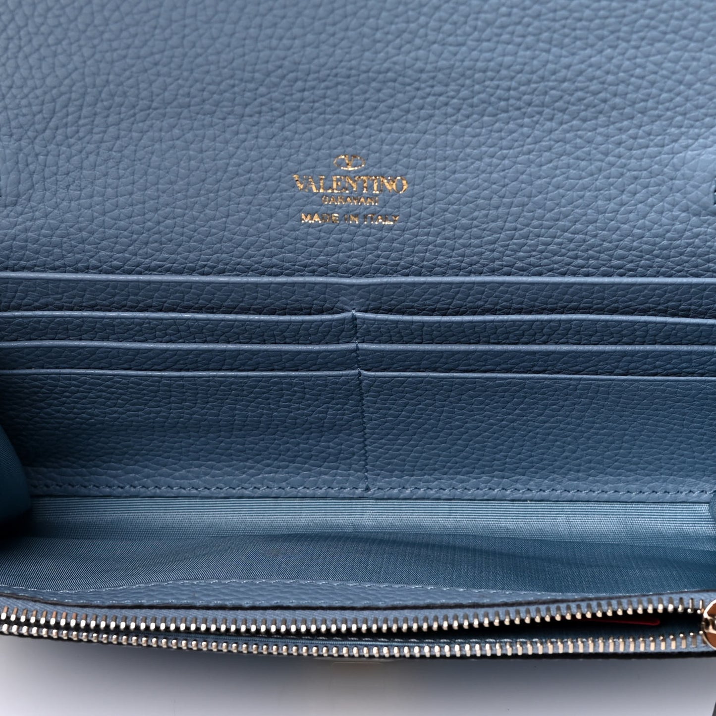 Pebbled Calfskin Rockstud Flip Lock Wallet On Chain Niagara