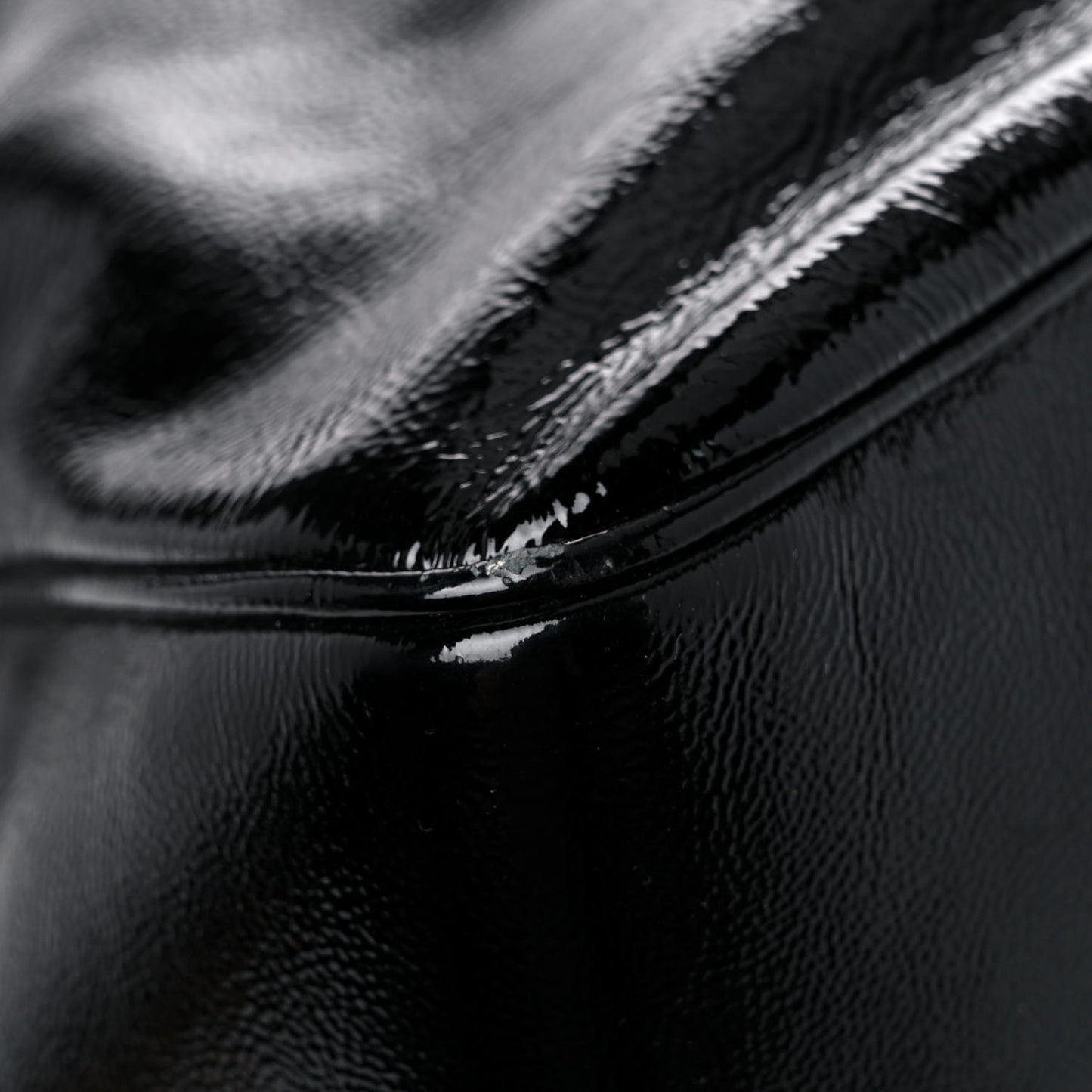 Vernice Naplack Medium Soho Bowler Black