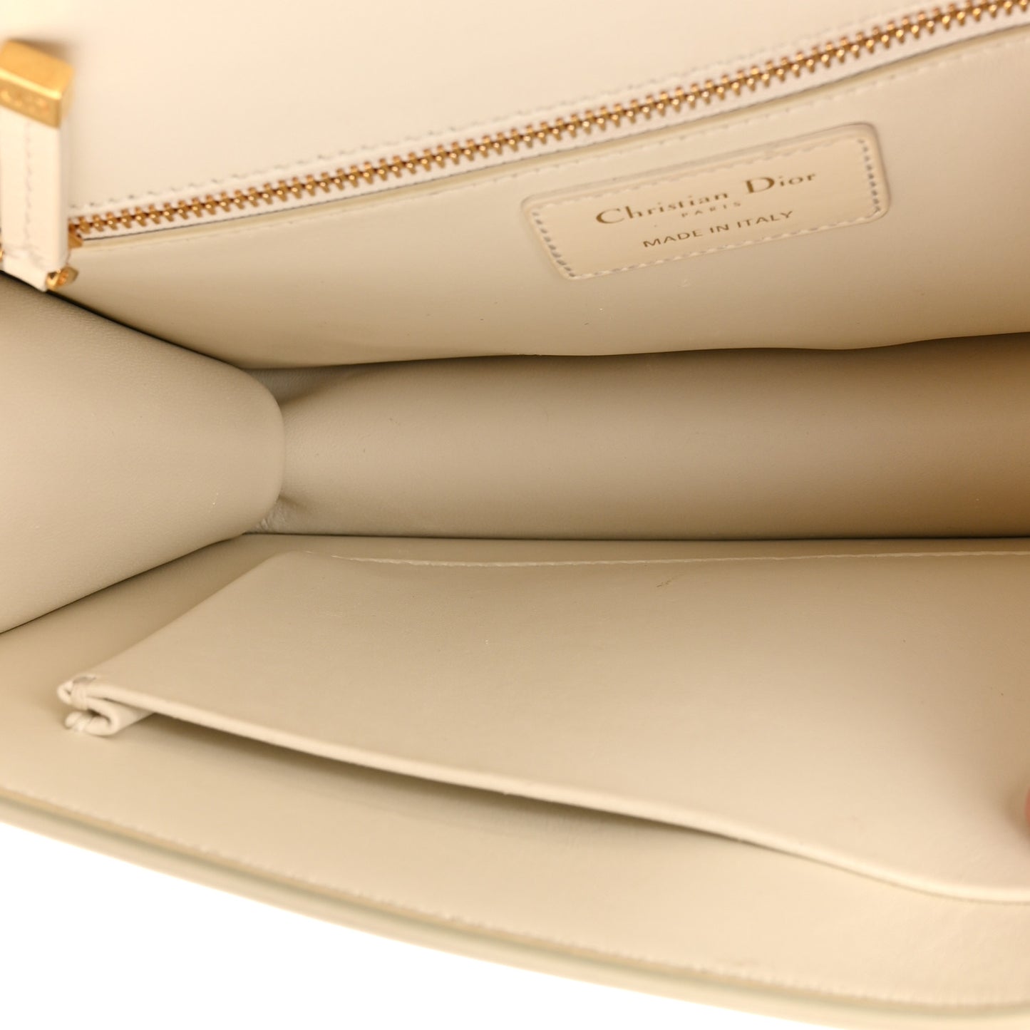 Box Calfskin 30 Montaigne Flap Bag Ivory