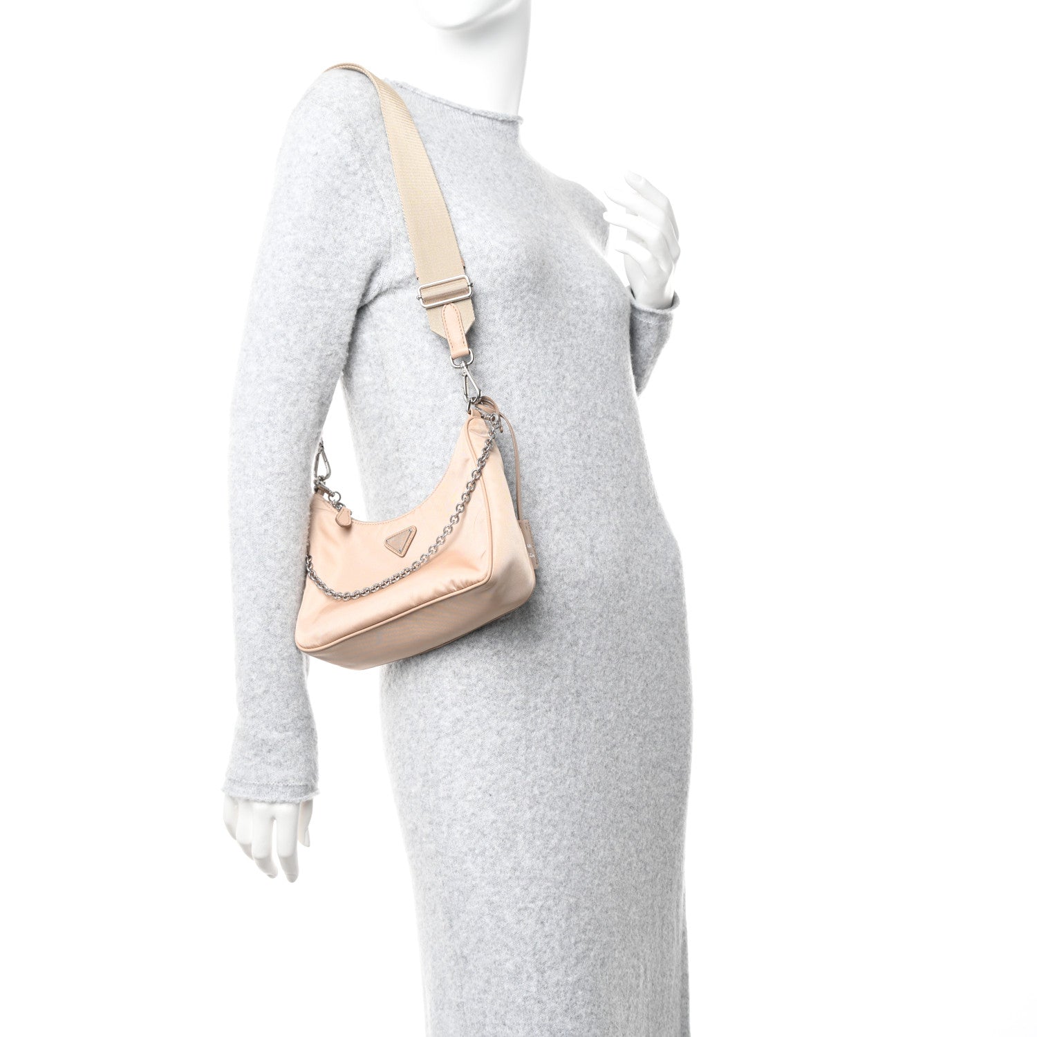Prada Tessuto Saffiano Re-Edition 2005 Shoulder Bag Cammeo 2 of 9