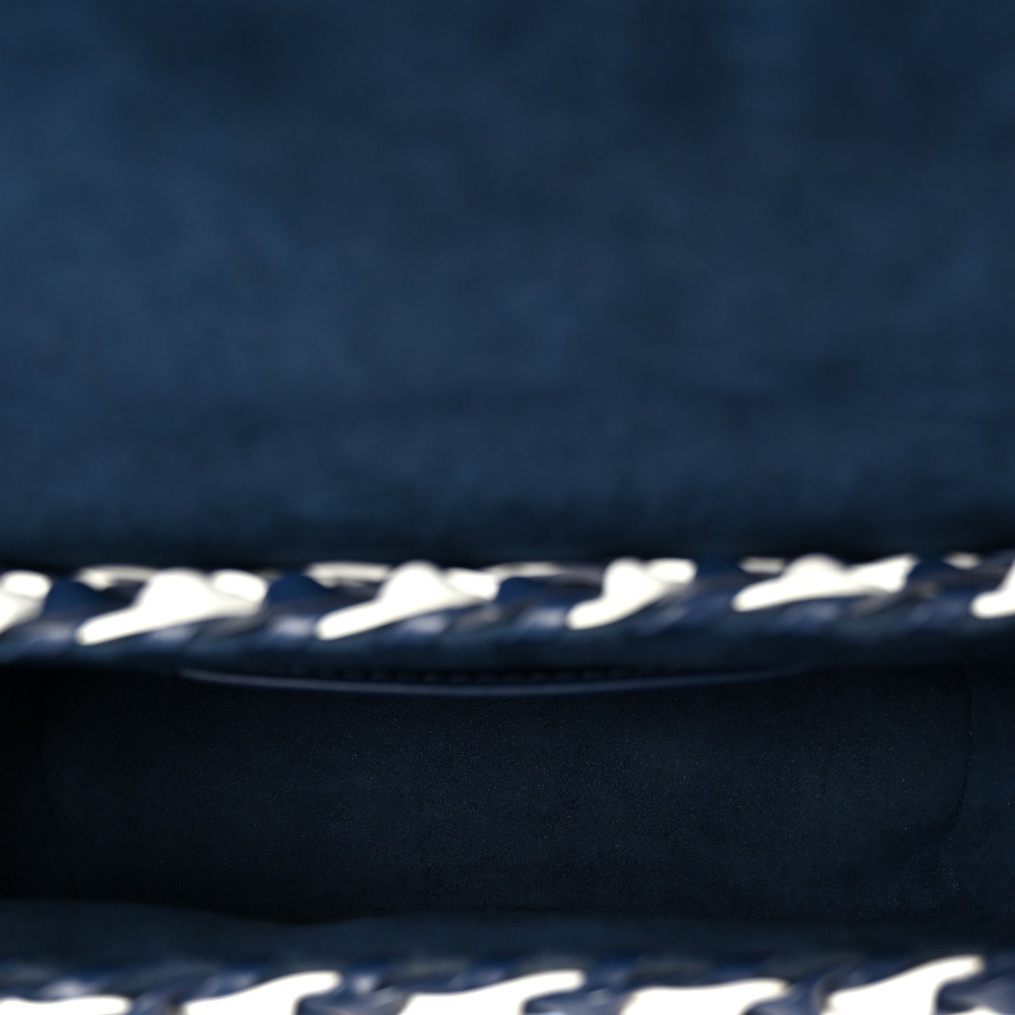 Epi Guinguette Twist Shoulder Bag MM Indigo Blue