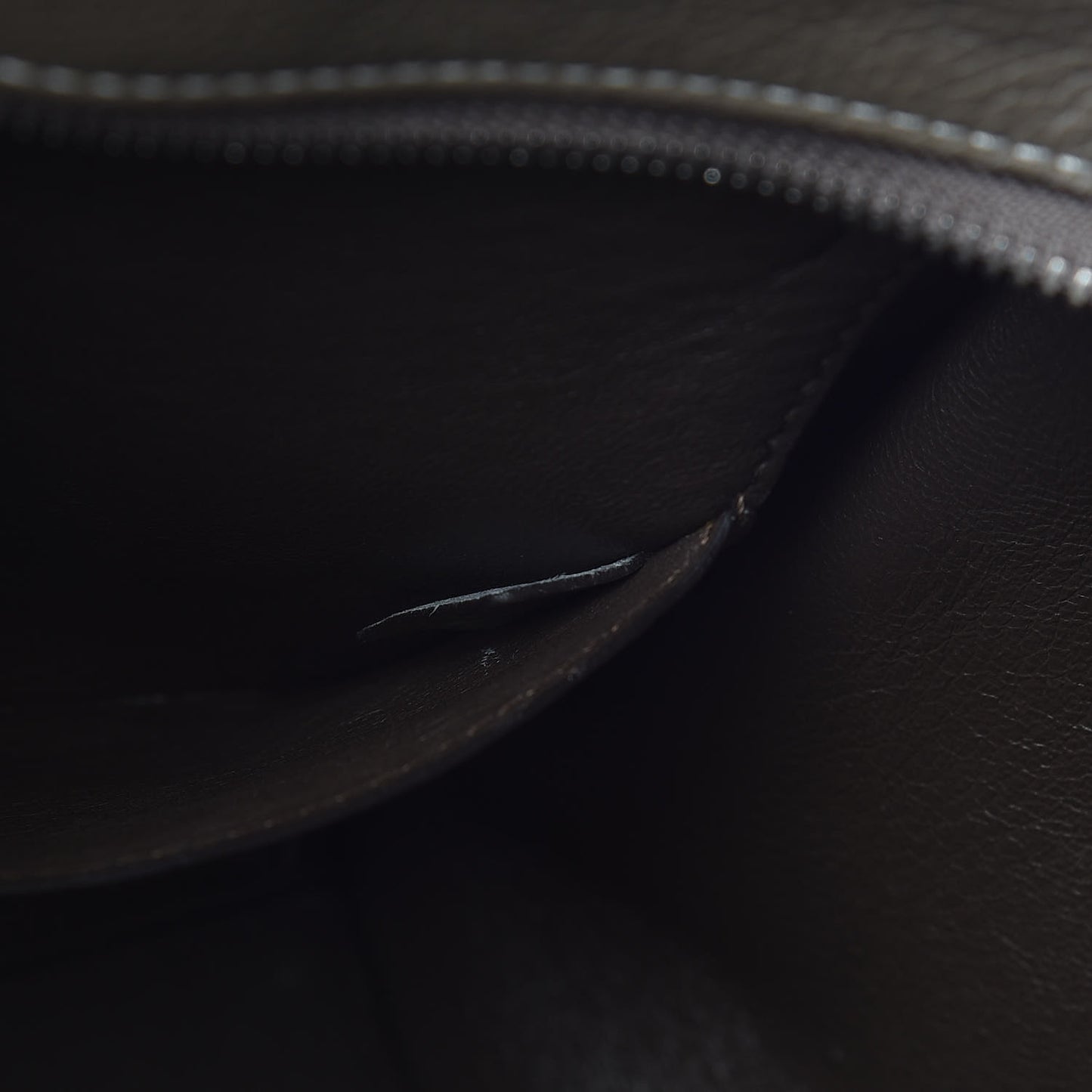 Drummed Calfskin Suede Medium Trapeze Souris