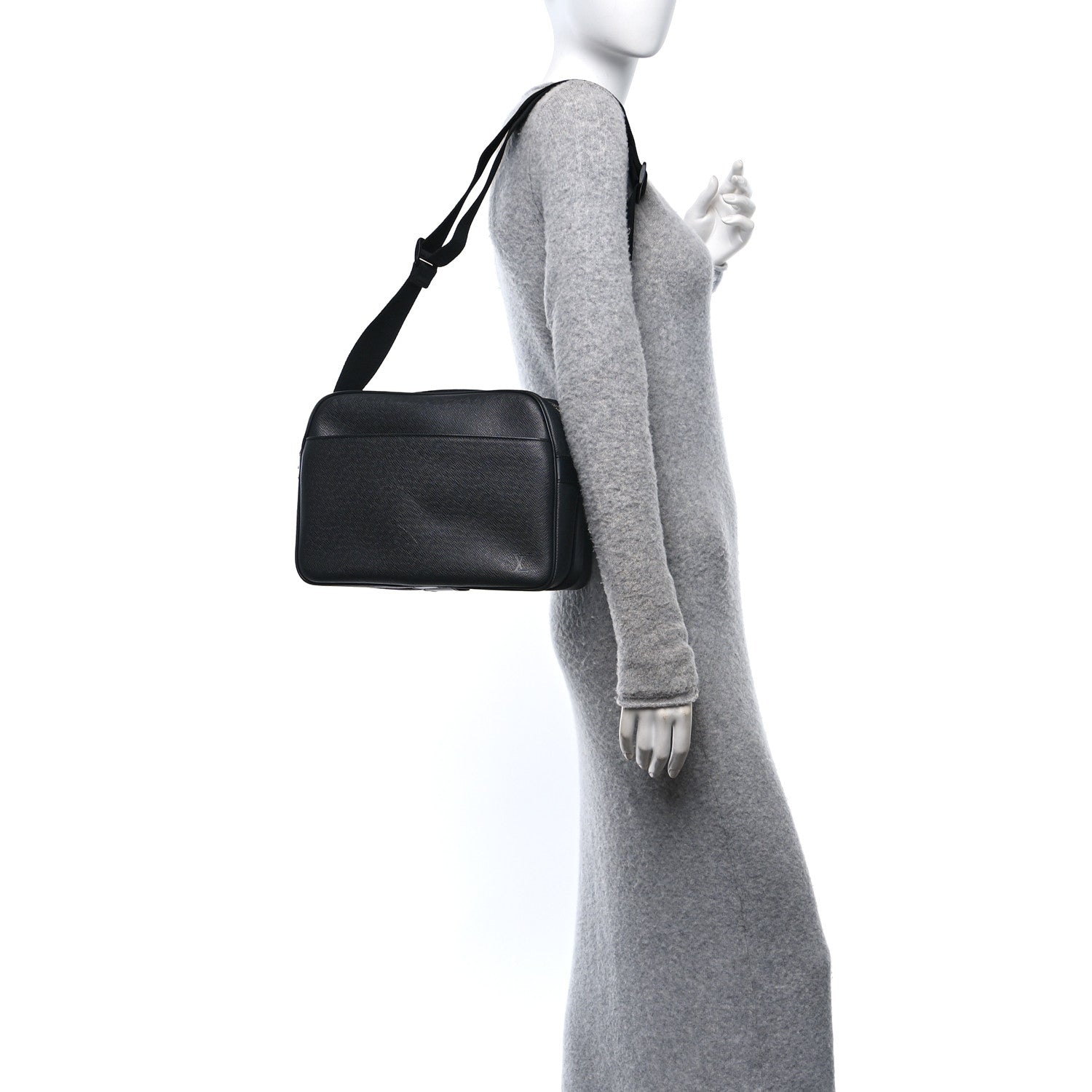 Louis Vuitton Taiga Reporter Messenger Ardoise 2 of 10