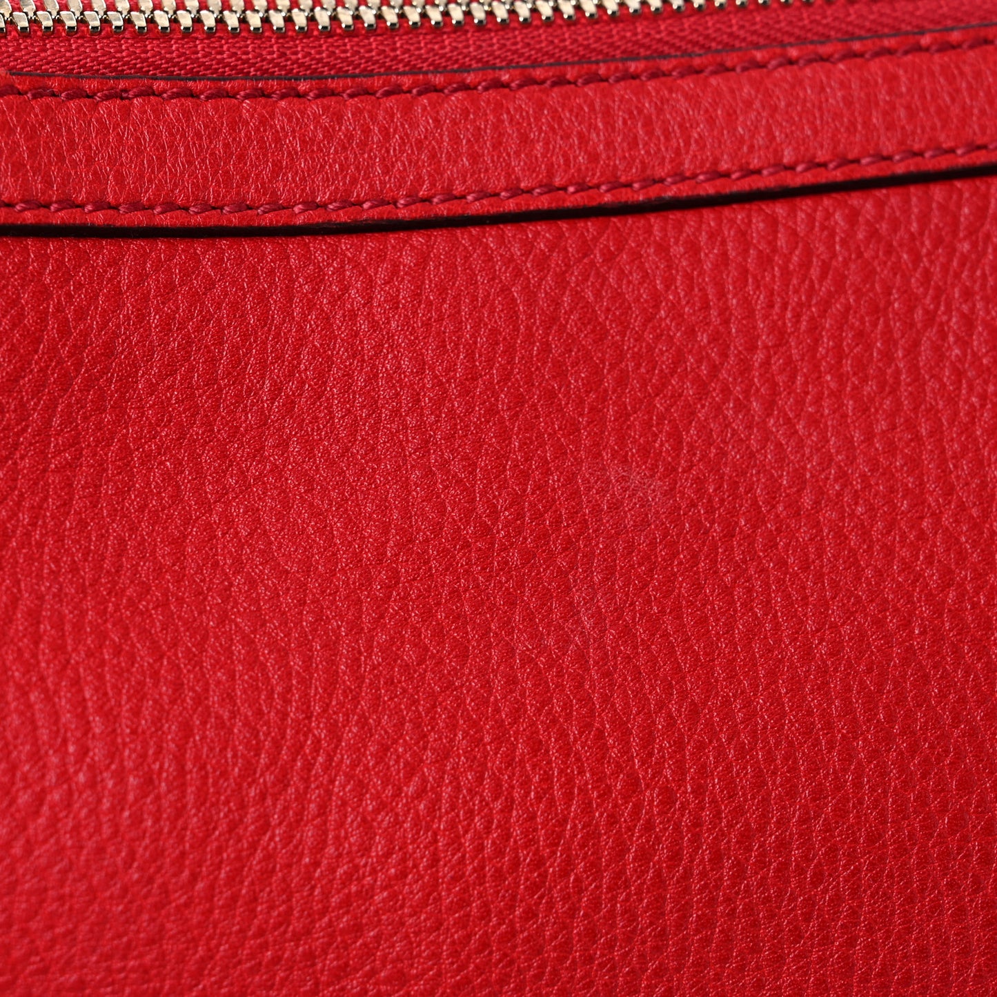 Pebbled Calfskin Medium Soho Hobo Red