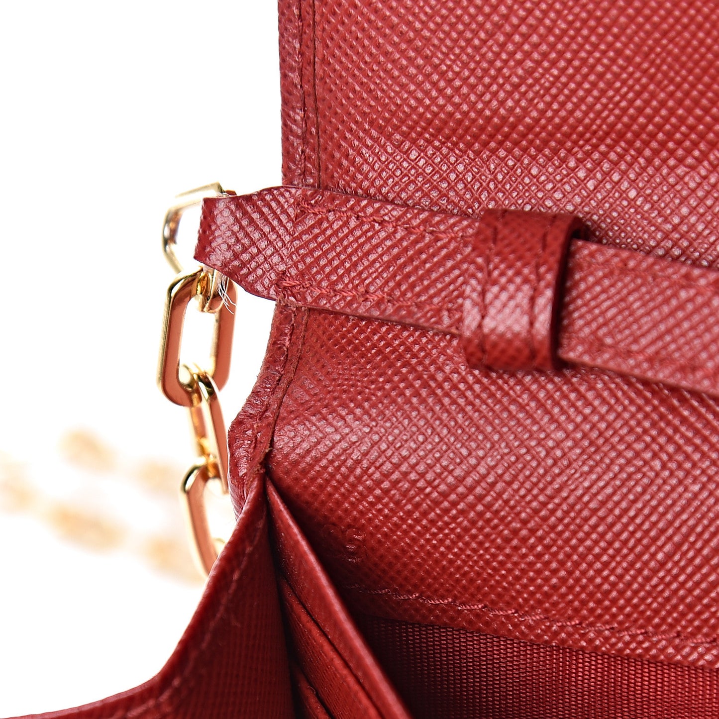 Saffiano Metal Bar Chain Wallet Fuoco