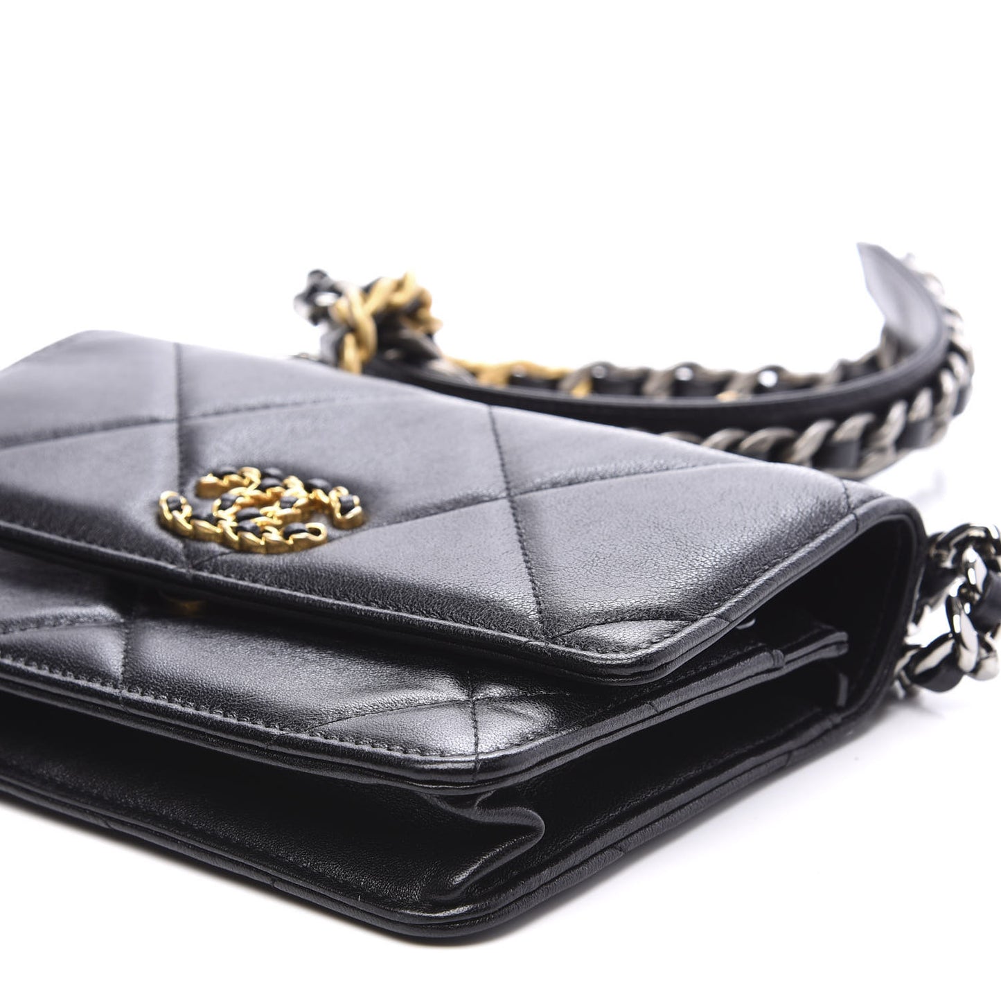 Lambskin Quilted 19 Wallet On Chain WOC Black