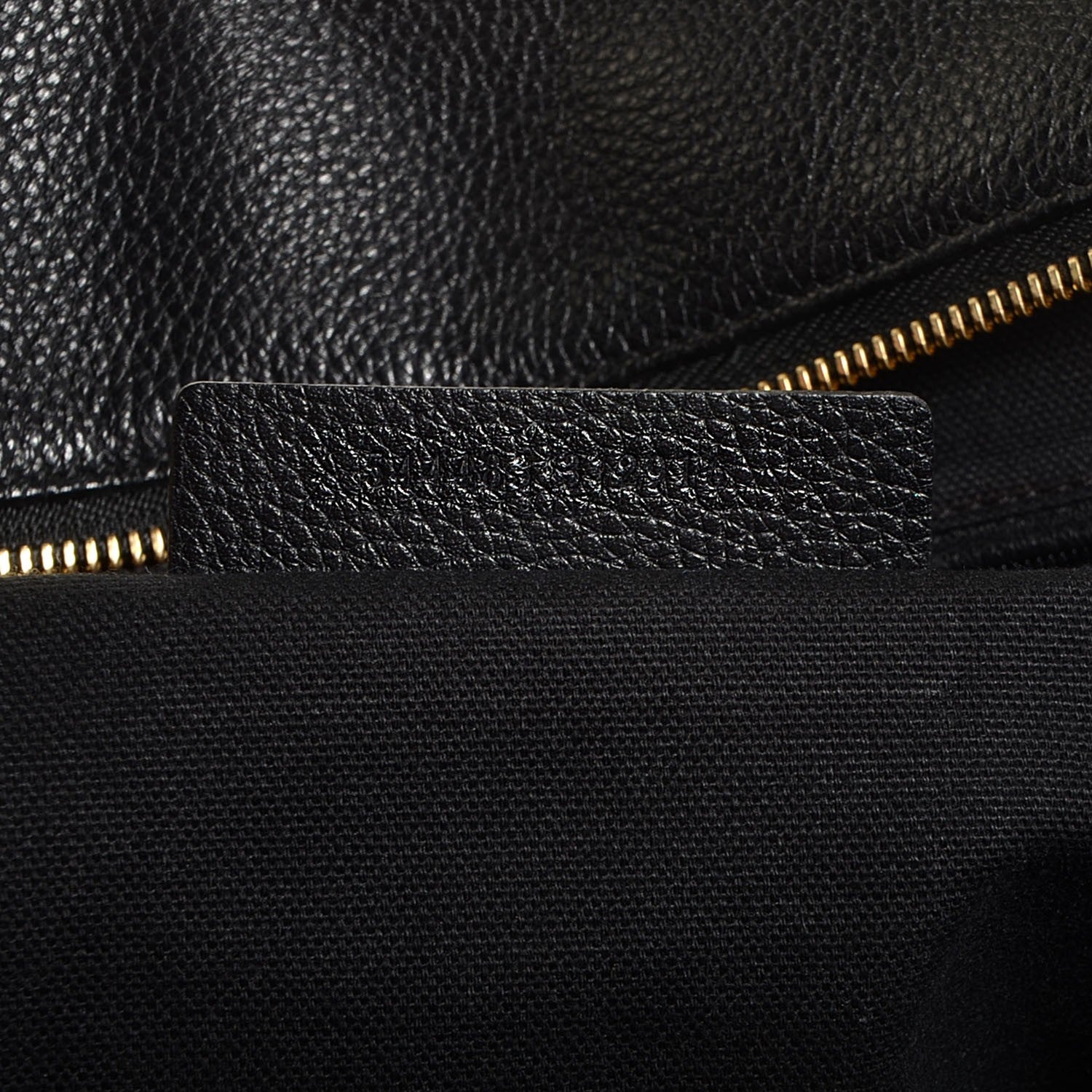 Alexander McQueen Pebbled Calfskin Medium Skull Padlock Zip Around Tote Black 7 of 8