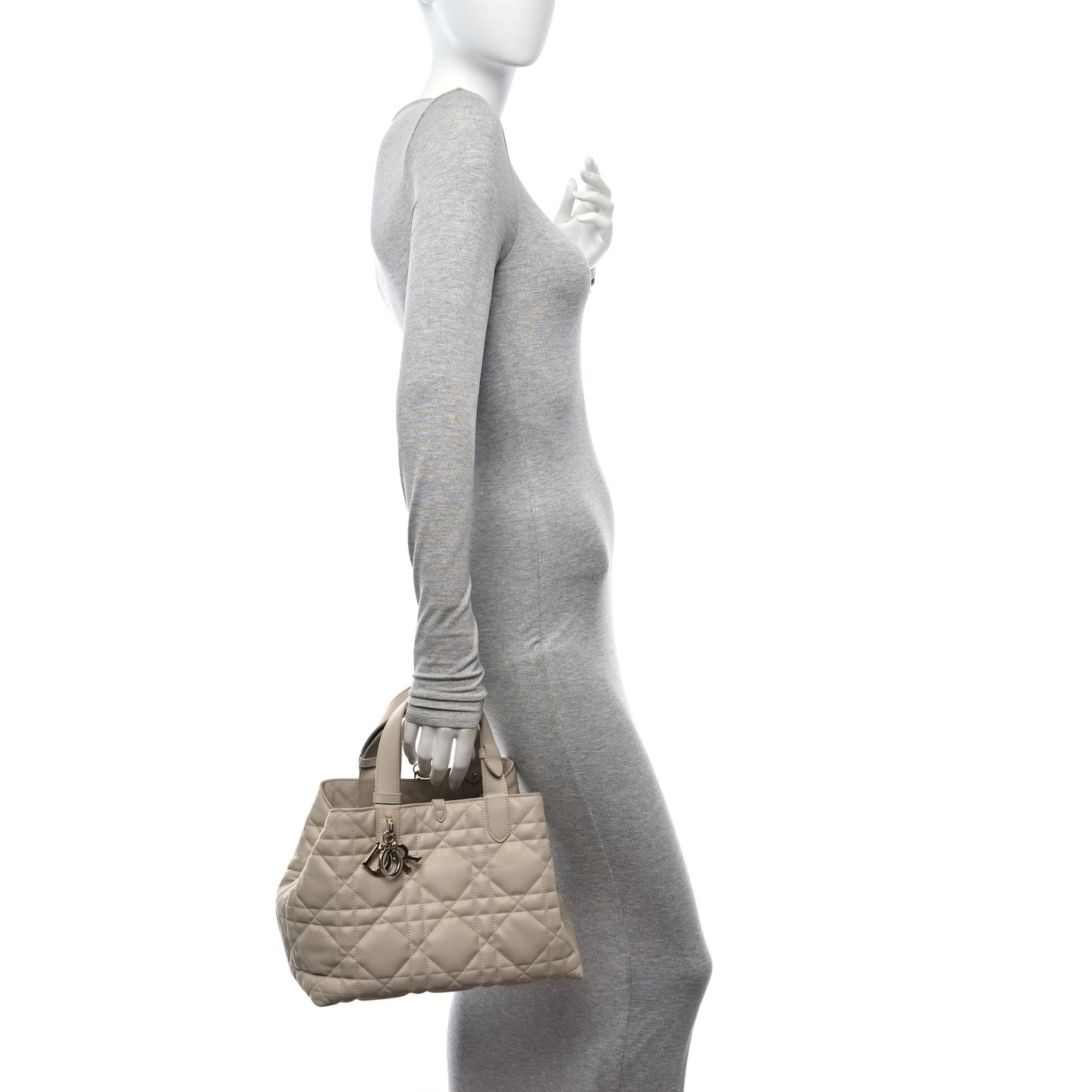 Calfskin Macrocannage Medium Toujour Powder Beige
