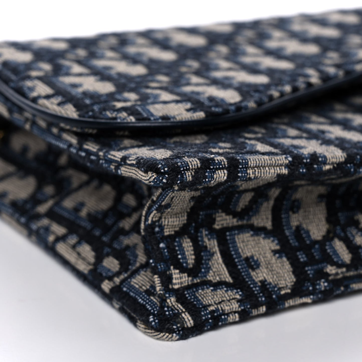 Oblique Saddle Chain Pouch Blue