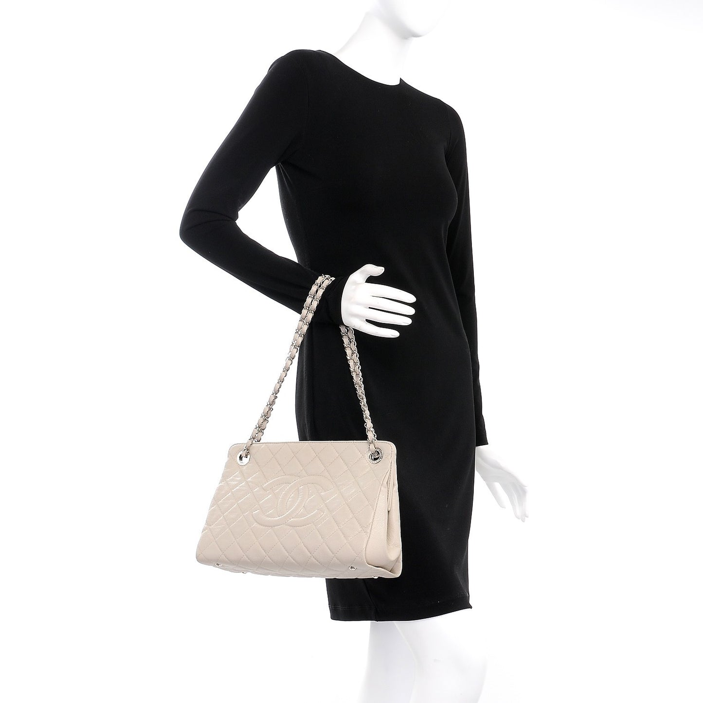 Caviar Timeless CC Shopping Tote Beige Clair