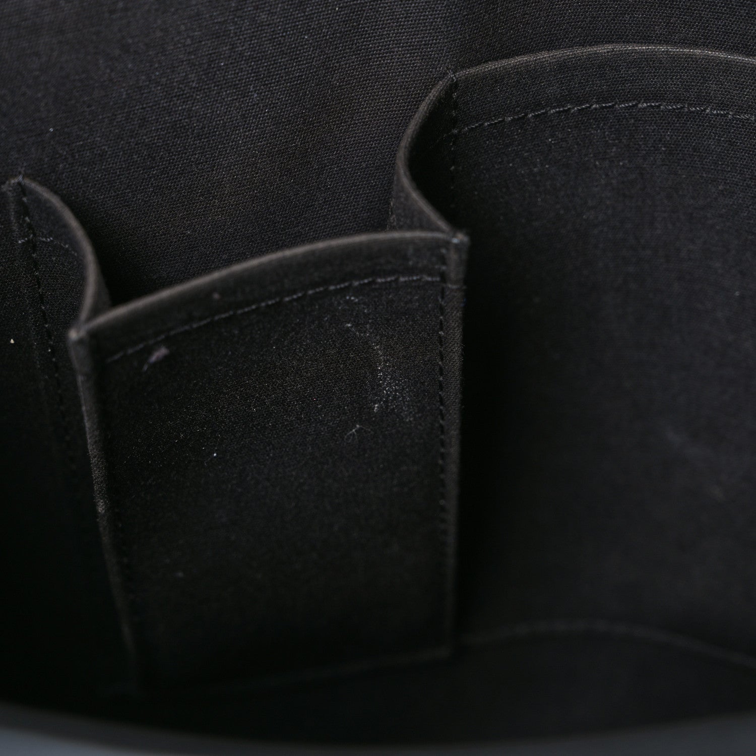 Louis Vuitton Epi Madeleine GM Black 11 of 13