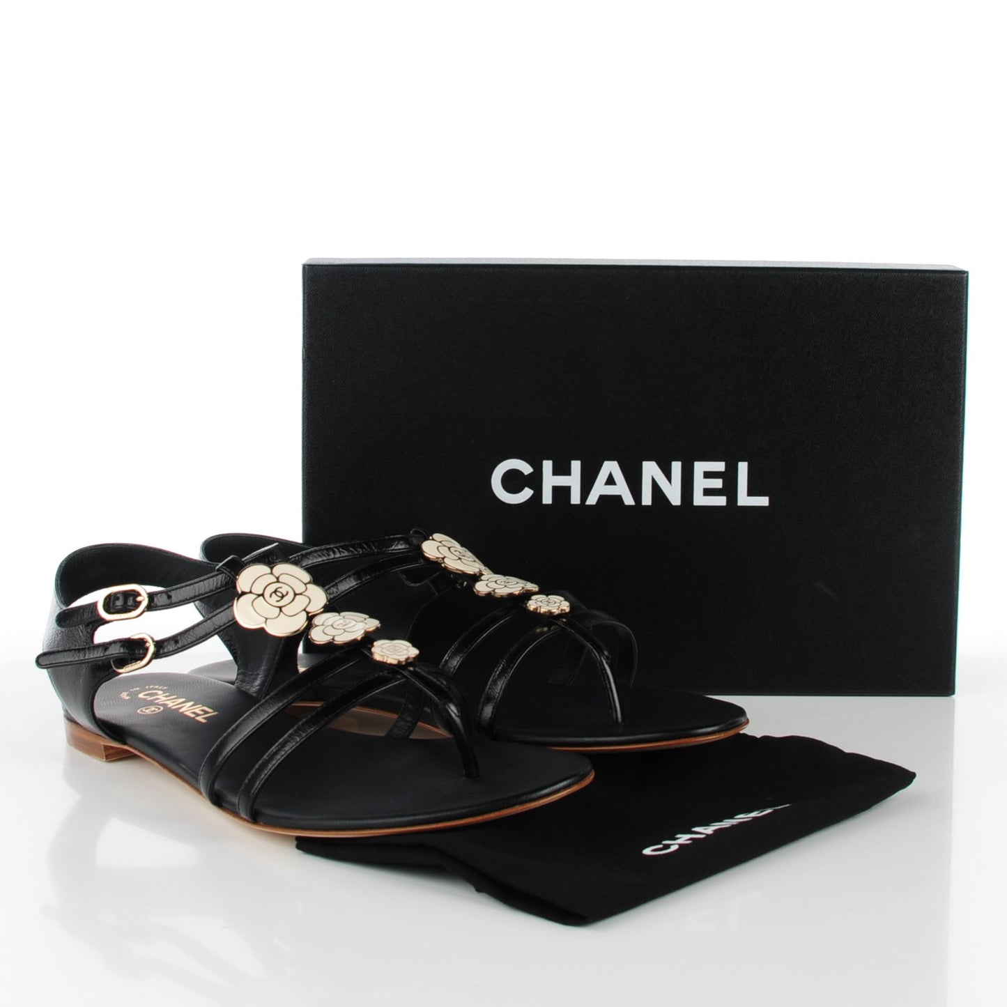Crumpled Calfskin Enamel CC Camellia Thong Sandals 41 Black