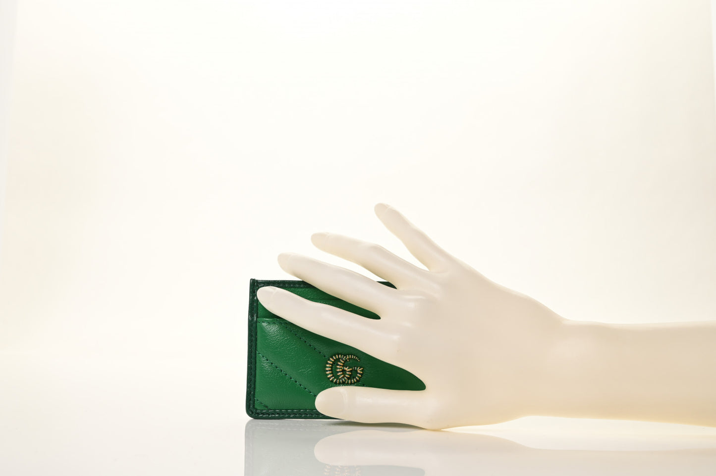Azalea Calfskin Enamel Matelasse Diagonal Torchon GG Marmont Card Holder New Shamarock Emerald