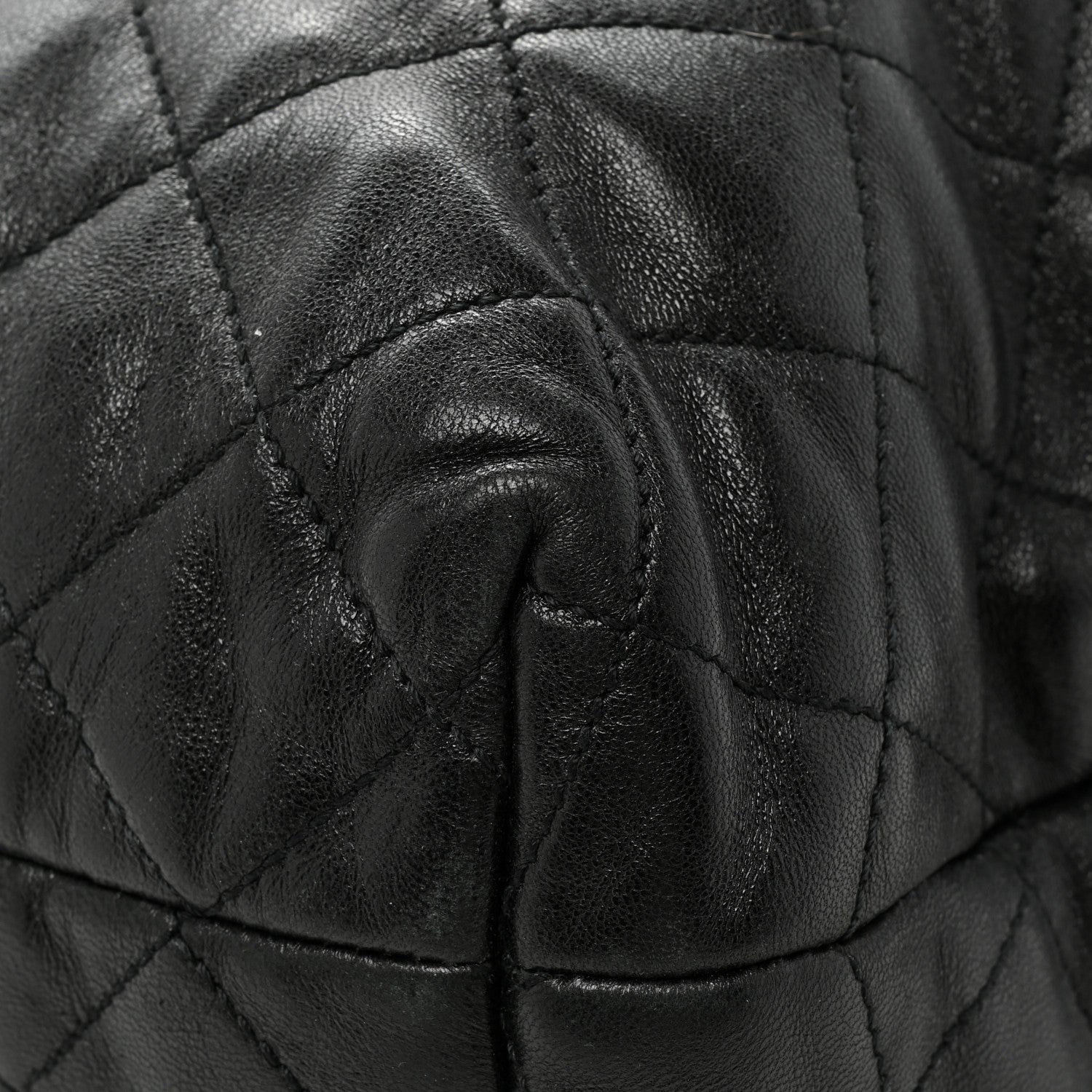 Saint Laurent Lambskin Quilted Maxi Icare Shopping Tote Black 18 of 22