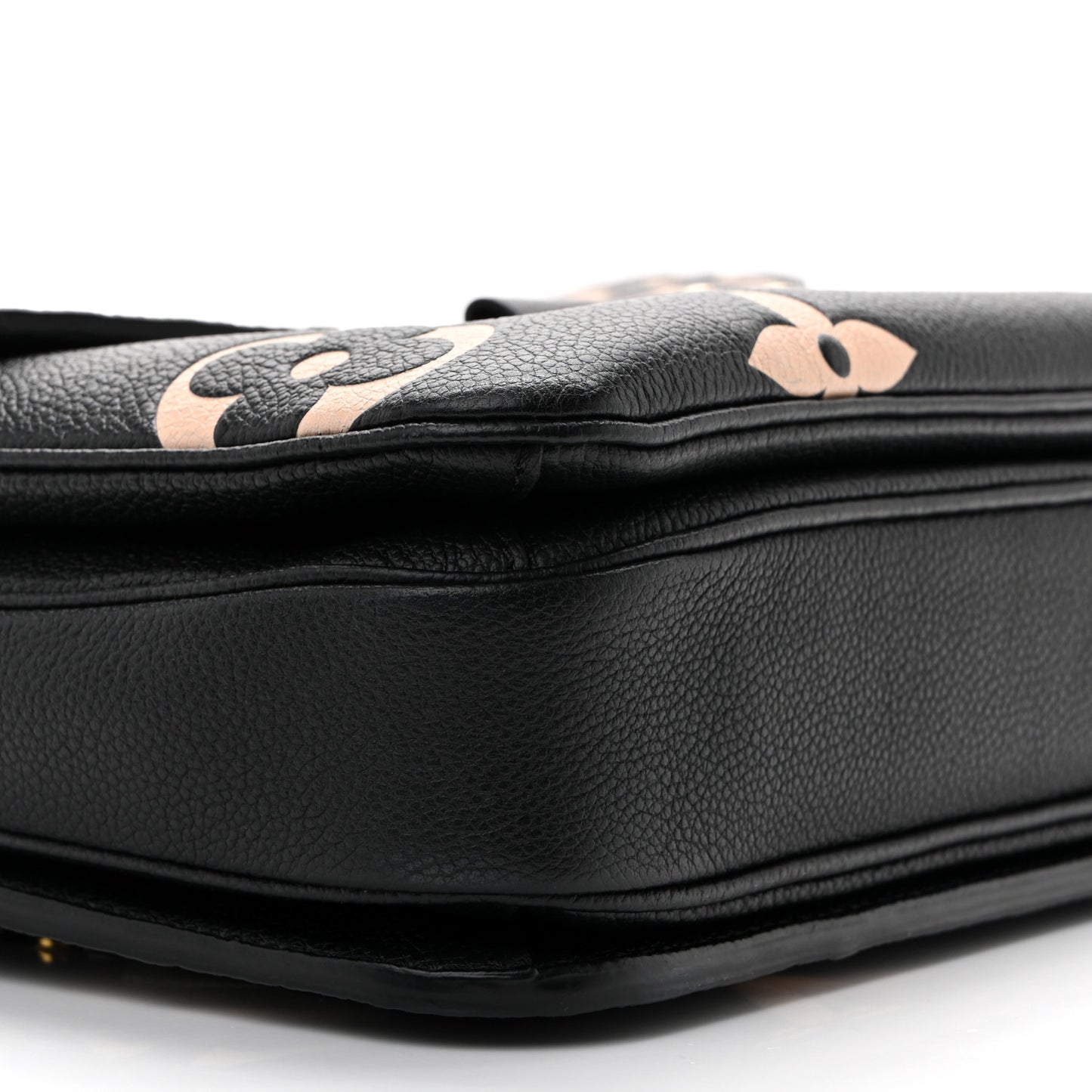 Empreinte Monogram Giant Pochette Metis Black Beige